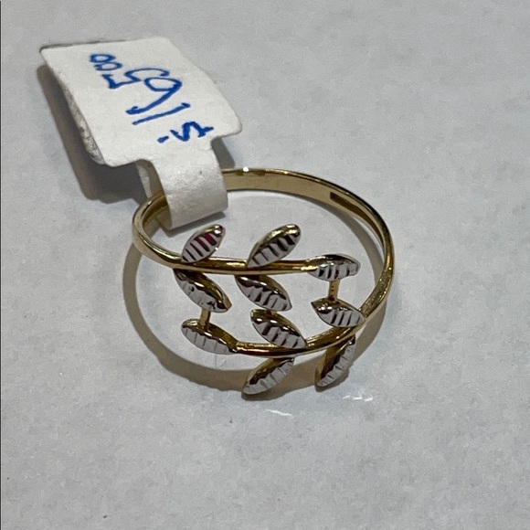 10k yellow gold leaf ring - Picture 1 of 7